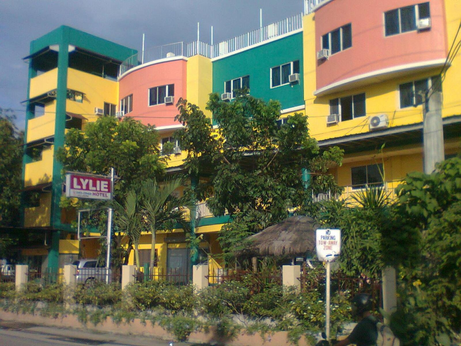 Lylie Hotel Cebu Exterior photo