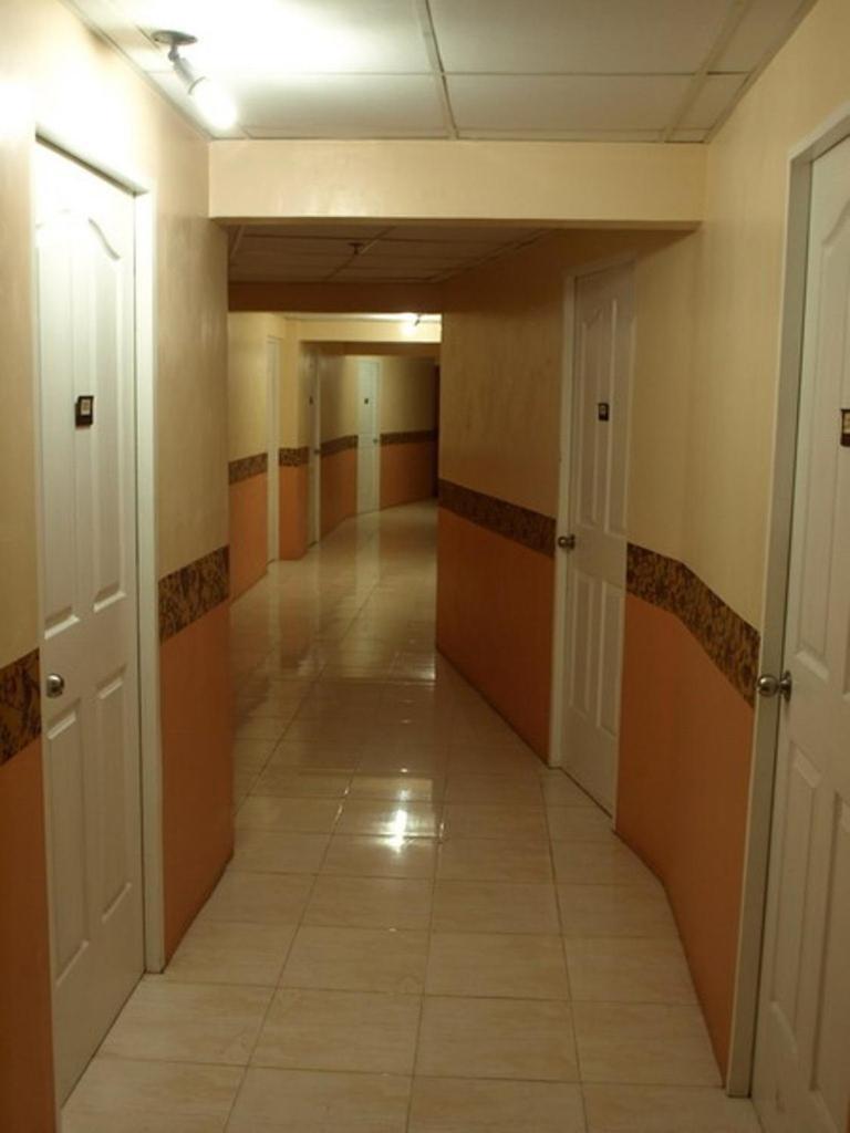 Lylie Hotel Cebu Exterior photo