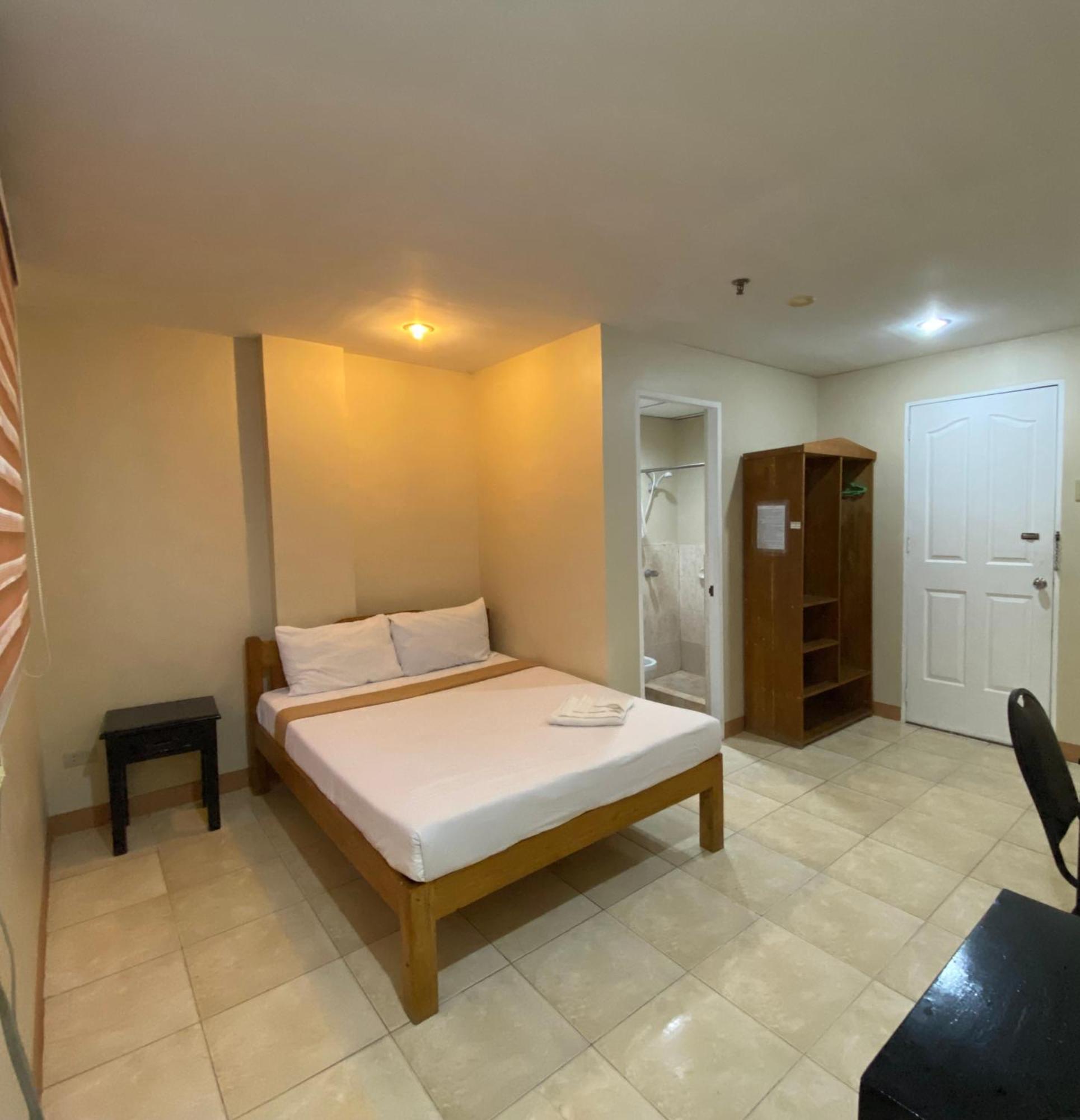 Lylie Hotel Cebu Exterior photo