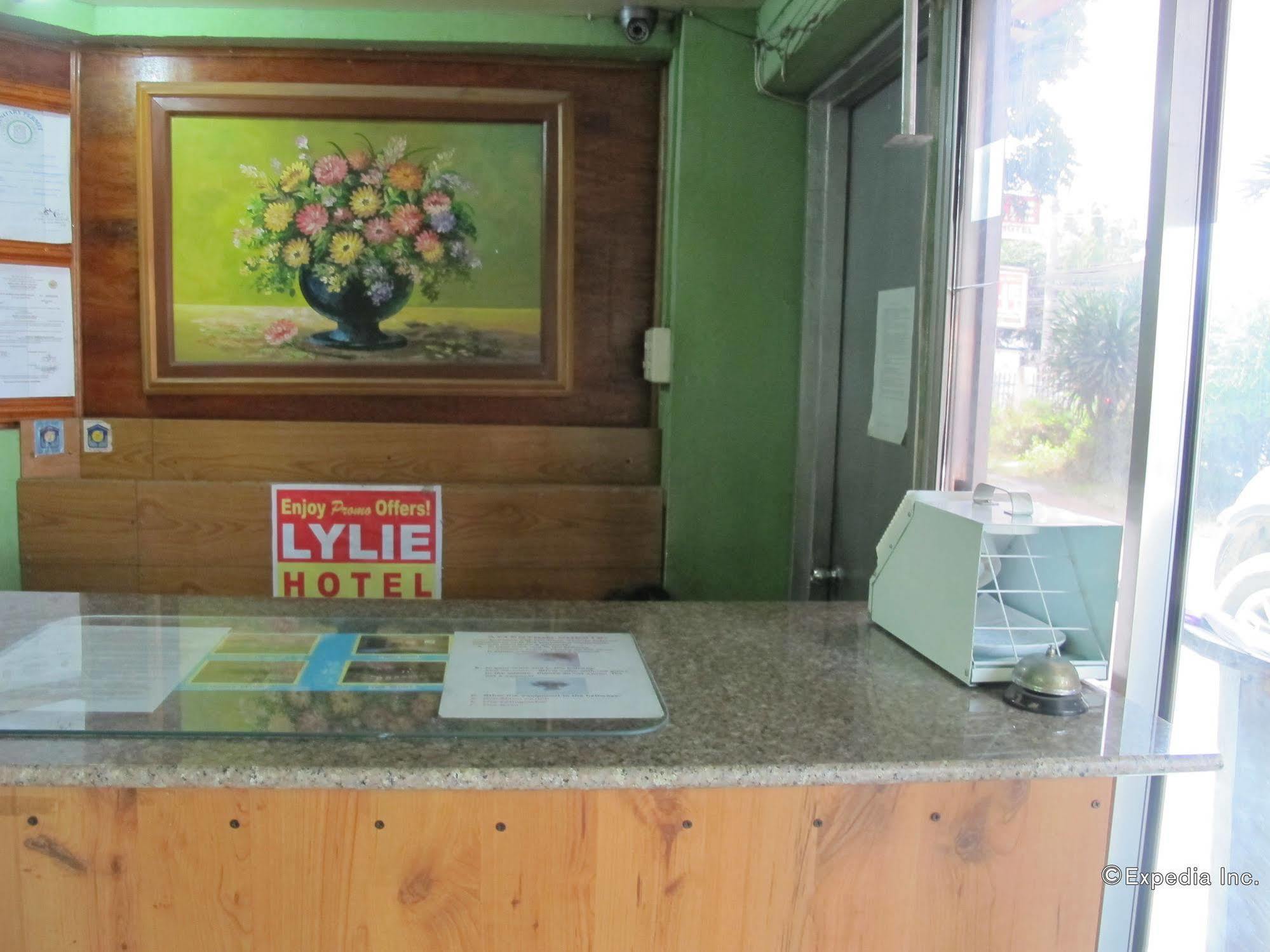 Lylie Hotel Cebu Exterior photo